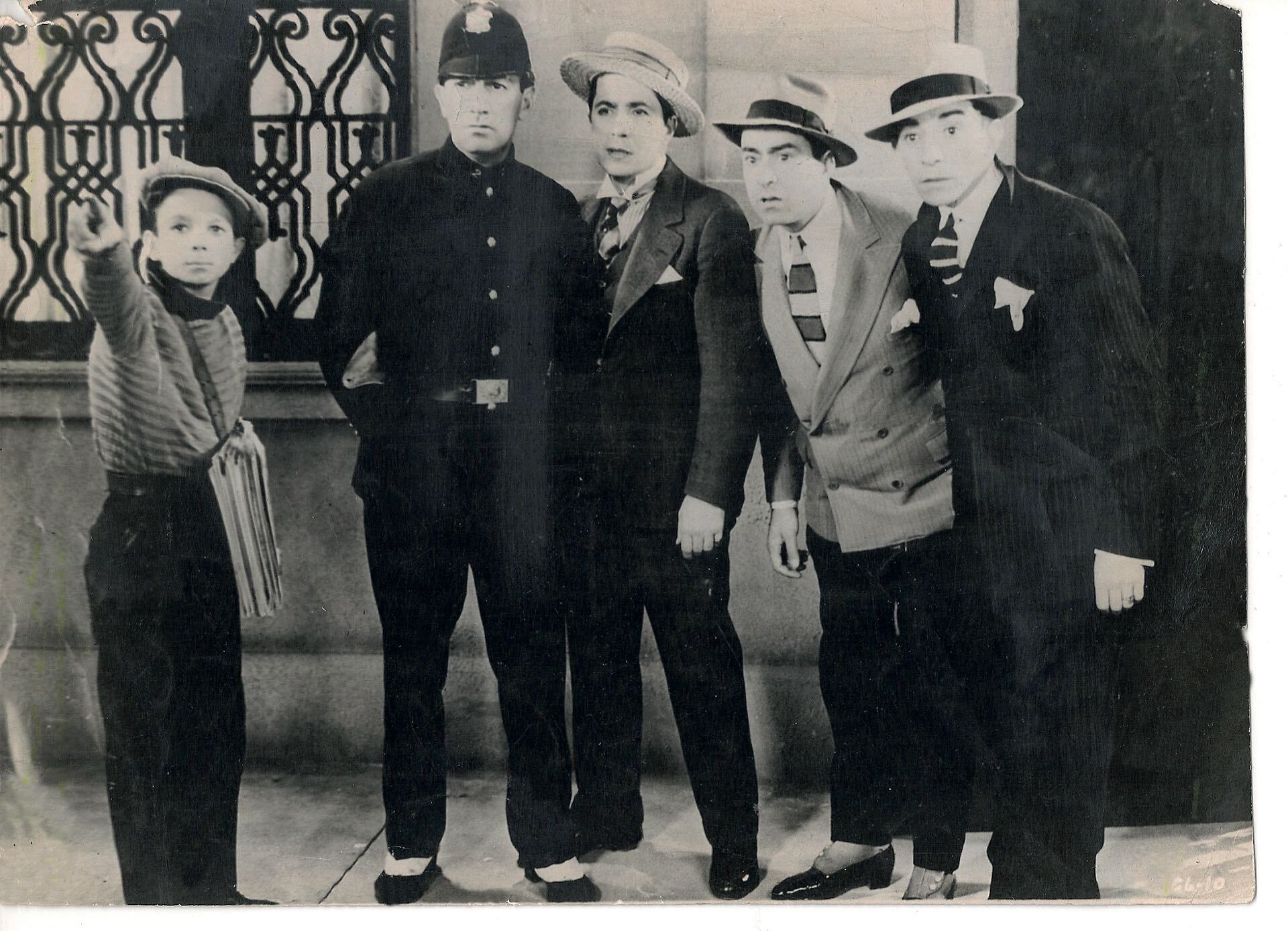 El joven Astor como canillita en El Día que me quieras