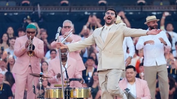 Así fue el primero de los conciertos de Bad Bunny en España: cantando con Bad Gyal, jugadores del Barça, grandes éxitos y un público entregado
