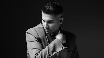 Pipe Bueno despliega su etapa más personal e introspectiva con su nuevo disco ‘Aquí Estoy Yo’