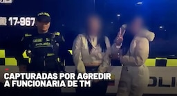 Mujeres agredieron a guarda de seguridad en Transmilenio: posaron burlescamente para la cámara en el momento de la captura