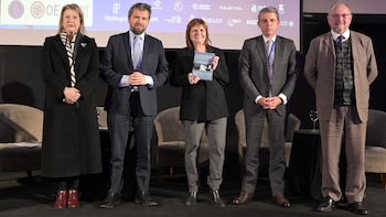 Patricia Bullrich recibió un obsequio