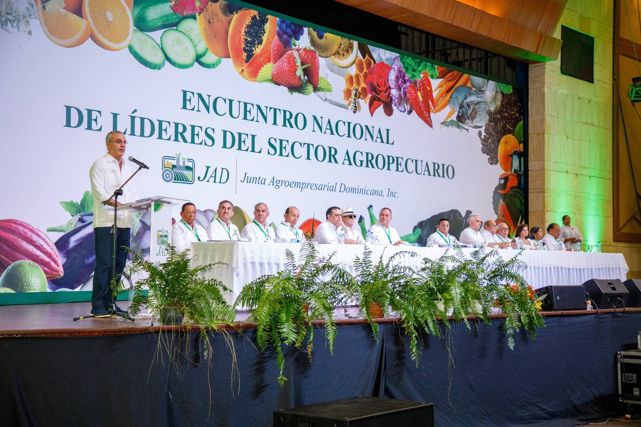 República Dominicana impulsa la mecanización agrícola para reducir costos de producción, elevar los rendimientos y disminuir la dependencia de mano de obra extranjera. (Foto cortesía Presidencia de la República Dominicana)