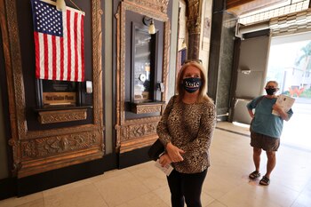 Además de la votación por