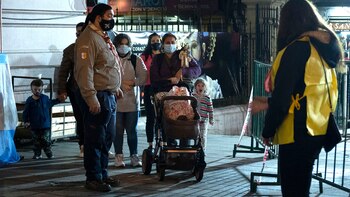 Familias enteras se acercan a