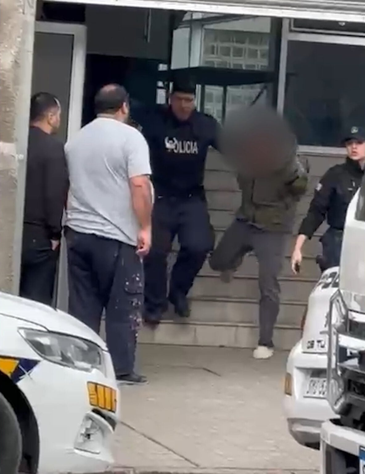 Agresor de joven de 19 años en la Facultad de Medicina (Captura Telemundo/Canal 12)