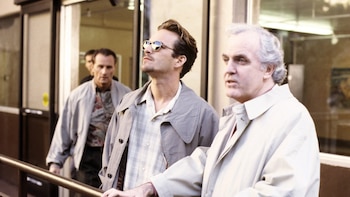 Luke Perry y James Handy en una imagen de la popular serie 'Beverly Hills, 90210