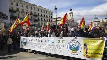 Policías y guardias civiles se
