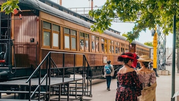 El Tren de la Fresa, un recorrido con 175 años de historia que inauguró Isabel II y que sigue en marcha en Madrid