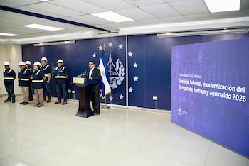 El ministro Rolando Castro afirmó que la posible reforma mantendrá el pago de las horas extras y los derechos adquiridos. (Foto: MTPS)