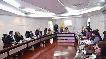 Gobierno Petro no descarta tomar