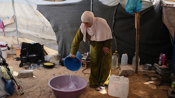 Tras seis meses de alto al fuego en Gaza, los residentes sufren la escasez de agua