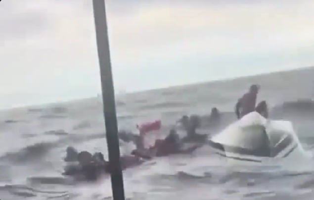 La Dirección General Marítima confirmó que la totalidad de los ocupantes usaba chalecos salvavidas al momento de la emergencia - crédito X