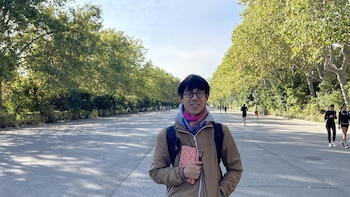 El ilustrador Miguel Pang será