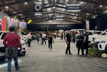 El evento automotriz asegura el respaldo posventa, acceso a repuestos y asistencia técnica certificada a través de agencias oficiales presentes en la feria. Cortesía: Expomóvil Costa Rica