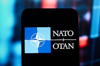La combinación de las advertencias formuladas por la OTAN y la OMI refleja que la preocupación ya no se limita al plano geopolítico, sino que alcanza también a la continuidad de la navegación comercial (Imagen: Shutterstock)