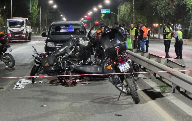 Más de cuarenta trabajadores municipales participaban del operativo de limpieza en la vía pública