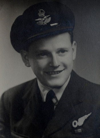 Les Rutherford tenía 22 años