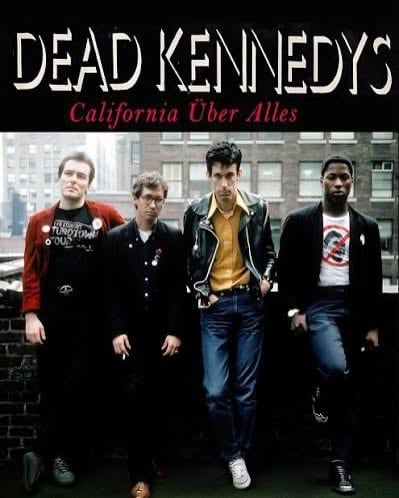 La banda de punk Dead Kennedys posa en una azotea para la portada de su sencillo California Über Alles. (Pleasures)