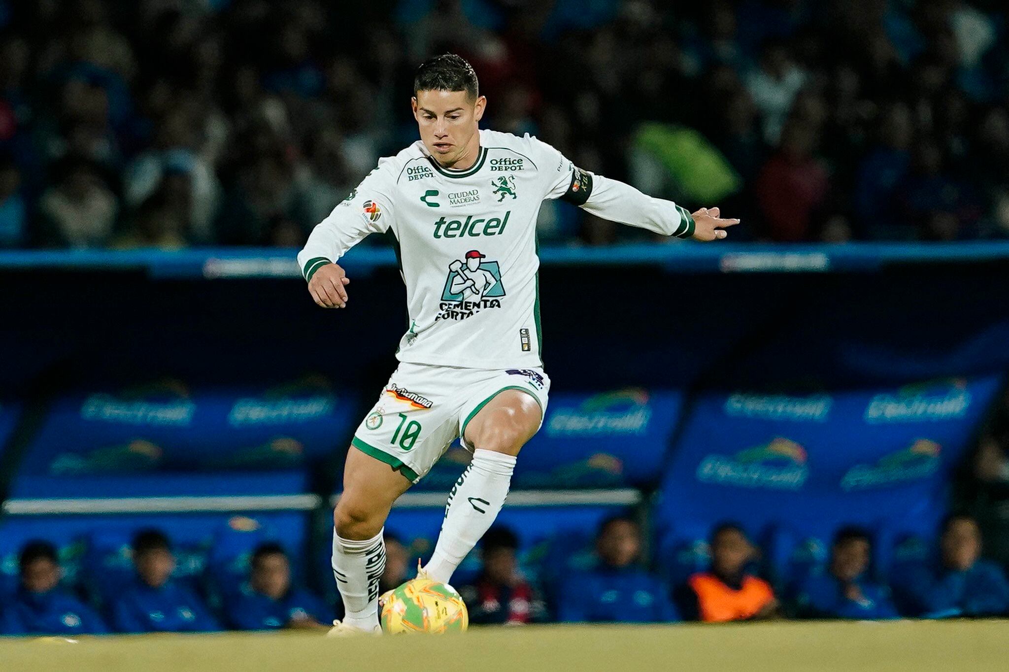 El futbolista colombiano tuvo un rendimiento destacado pese a la derrota de las