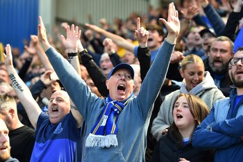 El Everton domina el enfrentamiento