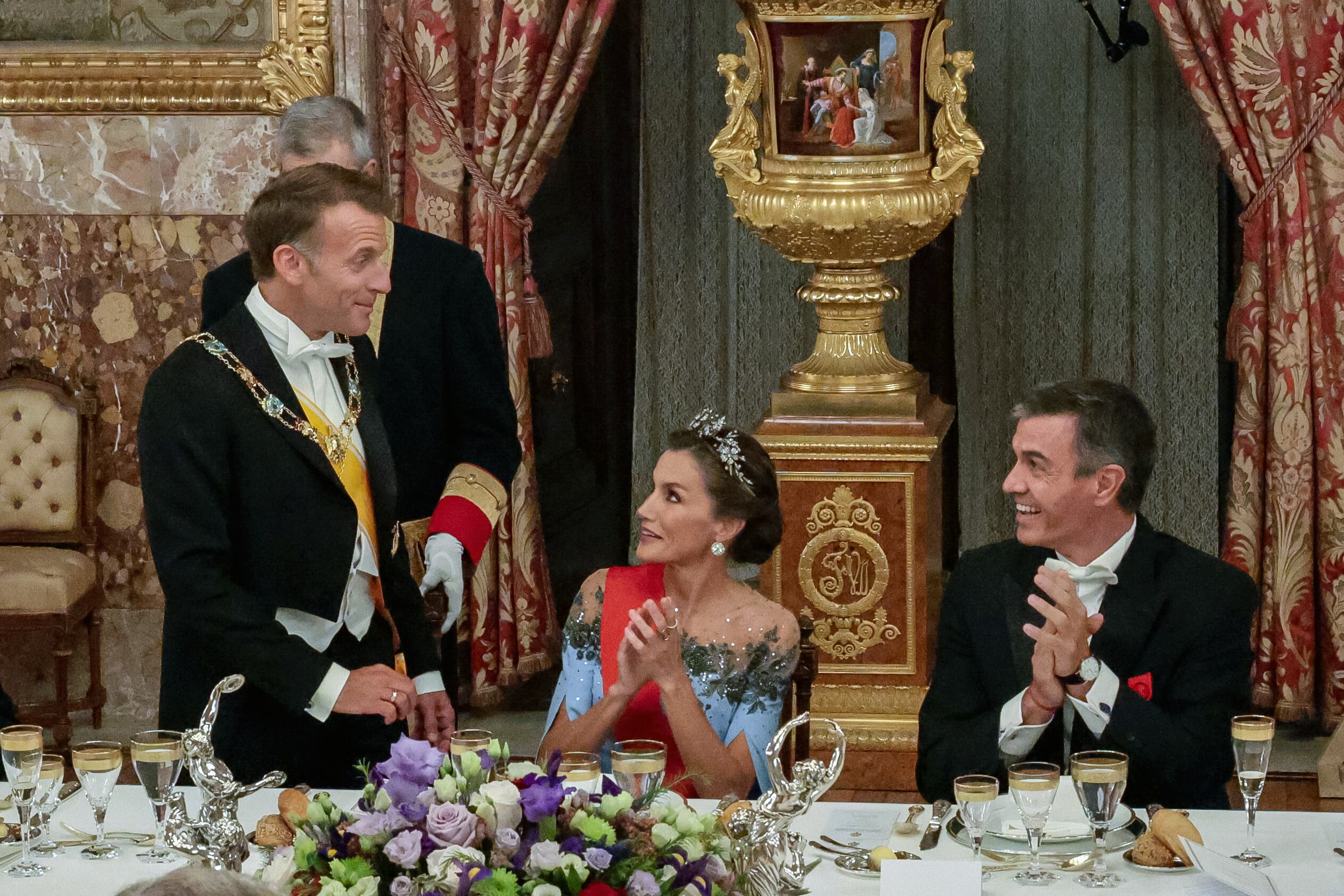 Lo que no se vio de la cena de Estado de los reyes Felipe y Letizia con los Macron: el menú, la escapada previa de Brigitte y la mención a Leonor y Sofía