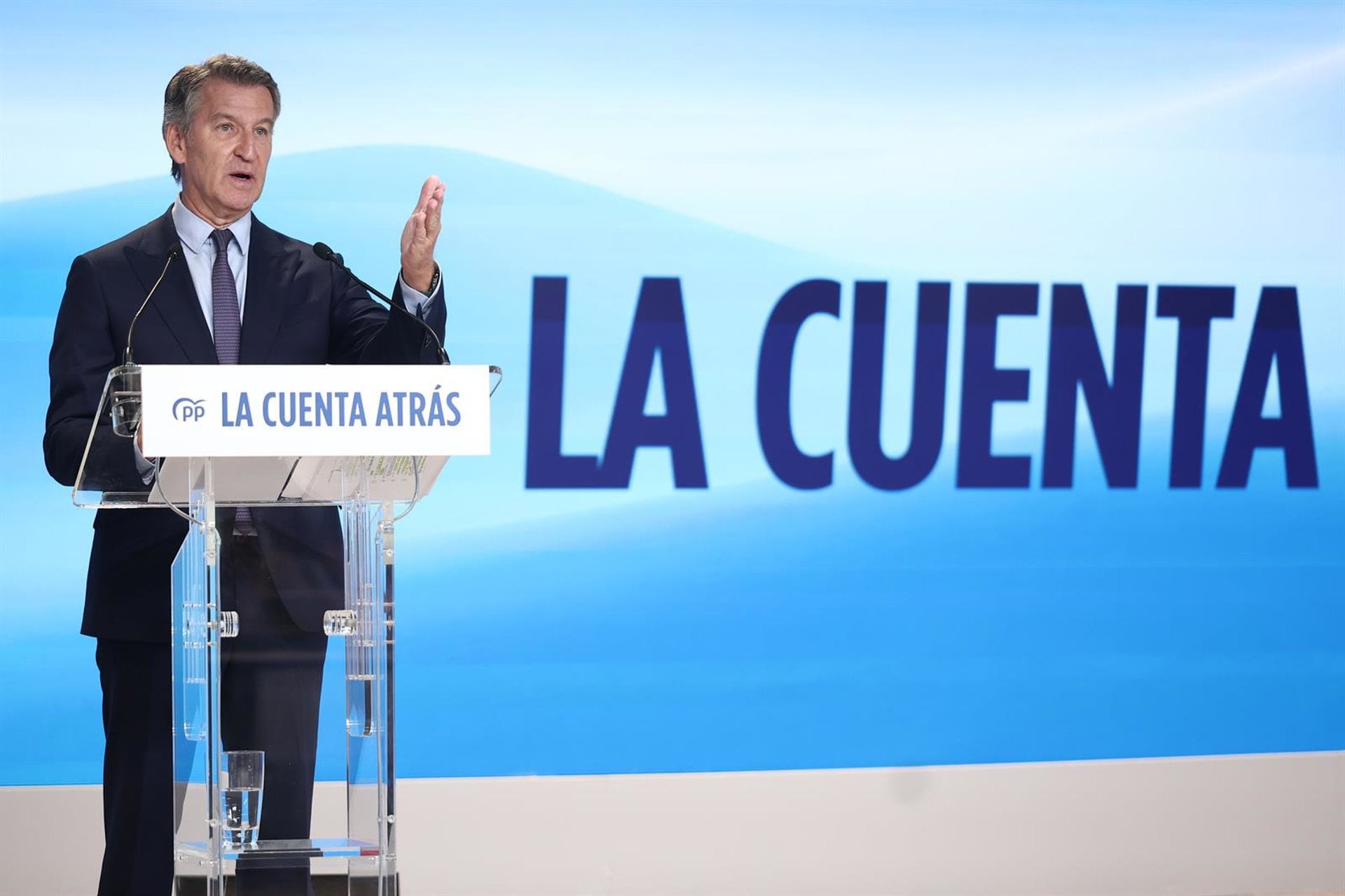 Feijóo llama a Sánchez "señor X" de la corrupción y promete que "se sabrá todo" gracias a la Justicia independiente