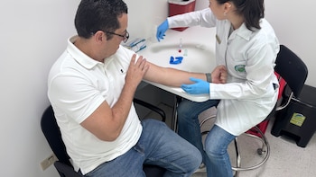 México alista ensayo clínico de células CAR-T para tratar leucemia en adultos tras aval de Cofepris