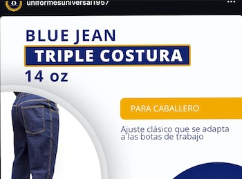 Imagen de un anuncio mostrando la parte trasera de unos jeans azules oscuros con triple costura y bolsillos, junto a texto que promociona el producto para hombre