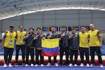 El equipo masculino de Colombia en la gimnasia artística se colgó la primera medalla de oro - crédito Comité Olímpico Colombiano