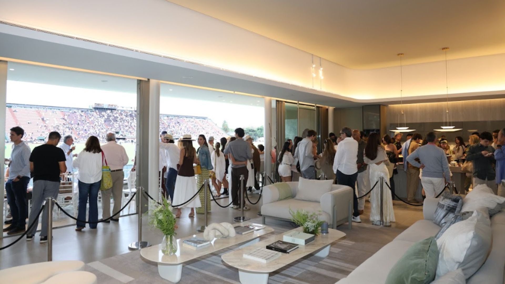 La final de la Triple Corona tuvo un punto de encuentro: el showroom de Decó Polo furnished by Armani/Casa, creado por ABV