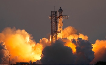 El megacohete Starship de SpaceX despega desde la Starbase para un vuelo de prueba, el 13 de noviembre de 2024, en Boca Chica, Texas. (AP Foto/Eric Gay)