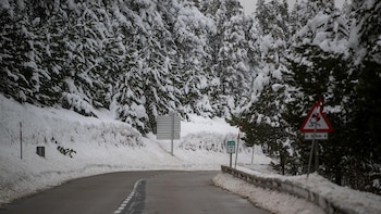 La lluvia corta 40 carreteras