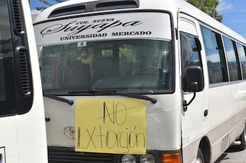 La amenaza difundida exige una reunión obligatoria bajo coacción y paralizó al menos 130 unidades del transporte en el sector López Arellano. (Foto: Redes sociales)