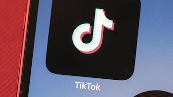 Bruselas acusa a TikTok de
