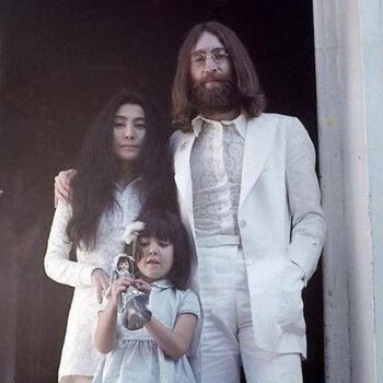 Aislada por su padre, Kyoko