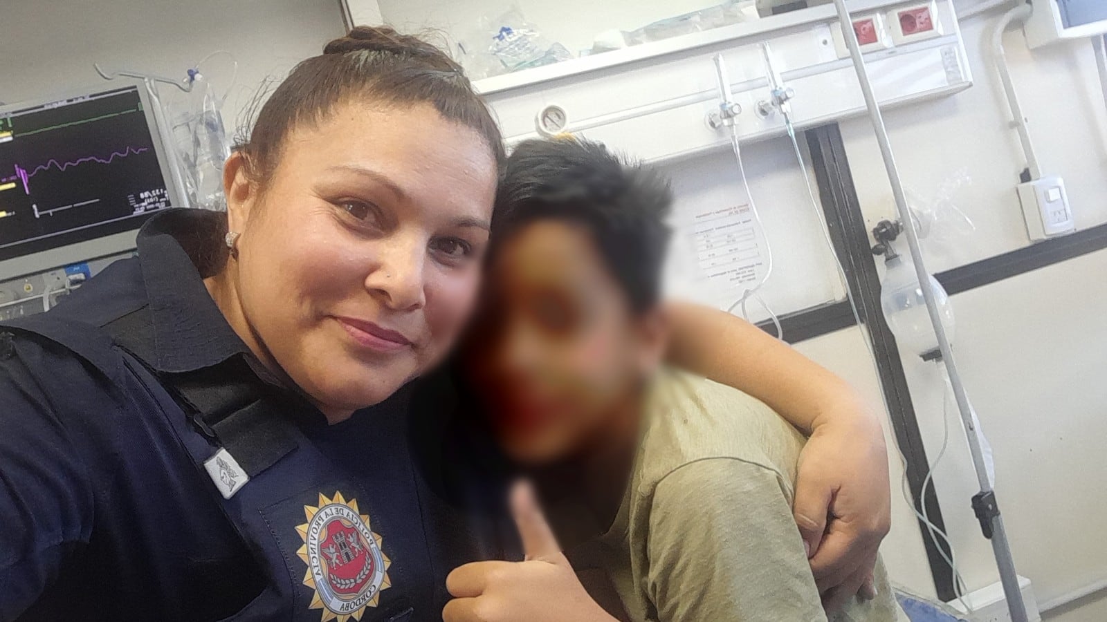 Los efectivos policiales aplicaron maniobras de primeros auxilios y trasladaron al niño en un móvil oficial hacia el Hospital Infantil