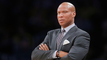 El exjugador de la NBA Byron Scott irá como único acusado en un juicio por agresión sexual en Los Ángeles