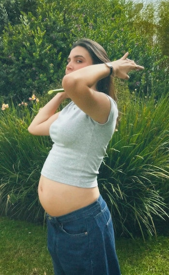 El embarazo de Isabella Atehortúa le cambió la forma de verse - crédito @isaatehortua/IG