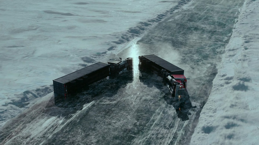 Tibbitt to Contwoyto: la carretera de hielo más extensa del mundo que impulsa la minería en el Ártico