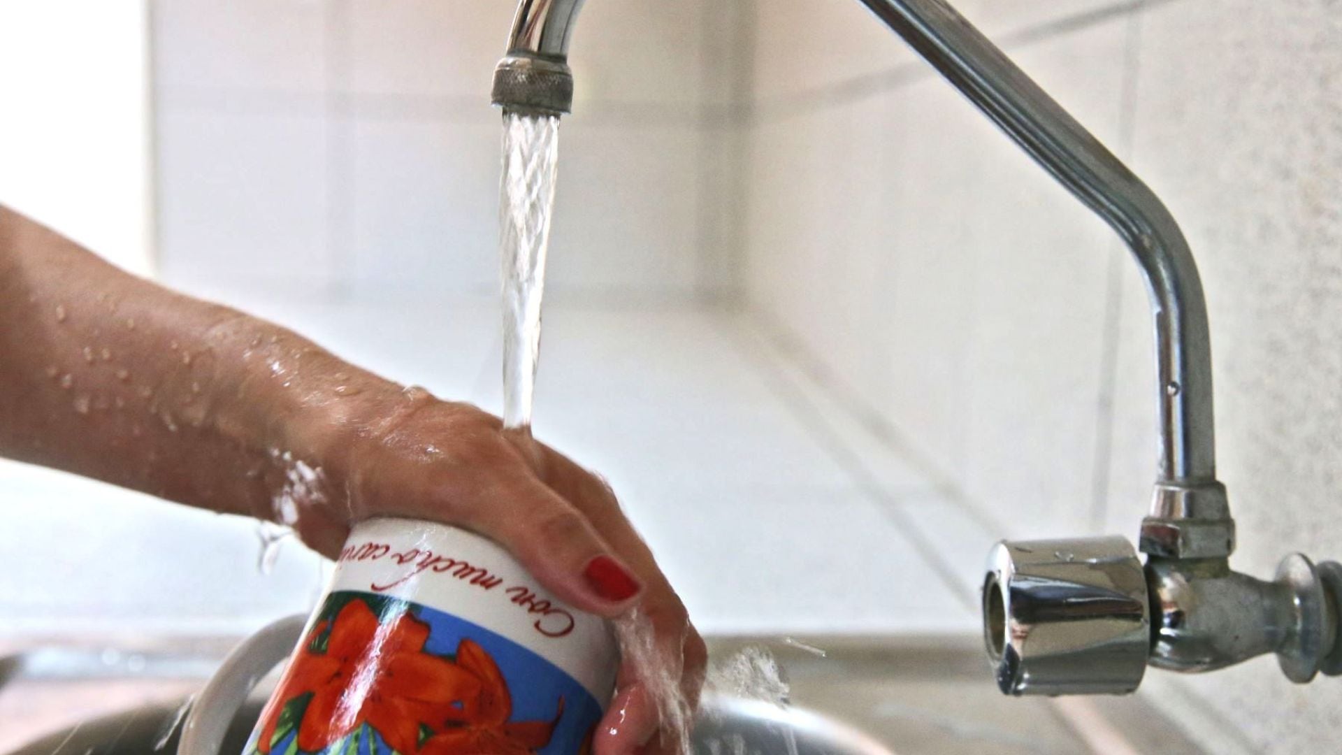 Millones de hogares dependen de perforaciones sin control regular lo que aumenta el riesgo de ingerir metaloides tóxicos presentes de forma natural en acuíferos subterráneos | Andina