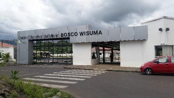 El correismo nombró una escuela