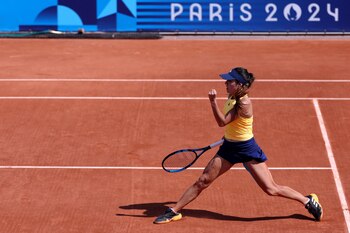 Puño apretado para Camila Osorio