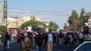 EN VIVO | Bloqueos, accidentes y manifestaciones hoy 13 de octubre: 1 mil 500 trabajadores del IMSS salen del Centro Médico Siglo XXI