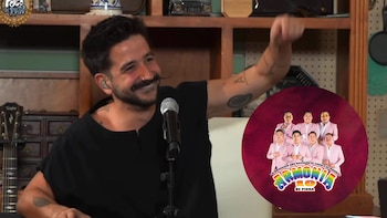 Camilo sorprende al cantar “El humo del cigarrillo” de Armonía 10 en un programa argentino