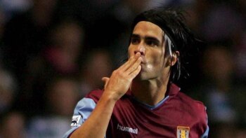 Aston Villa no se olvida