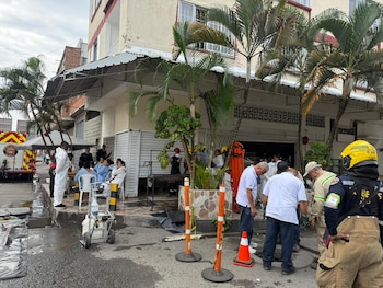 Los síntomas reportados entre los afectados incluyeron mareos, dificultad para caminar, desmayos y vómito tras la fuga química - crédito Bomberos Cali