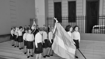 Disonancias de la memoria, símbolos patrios y la escuela argentina como fábrica de identidad nacional, en MUNTREF Caseros