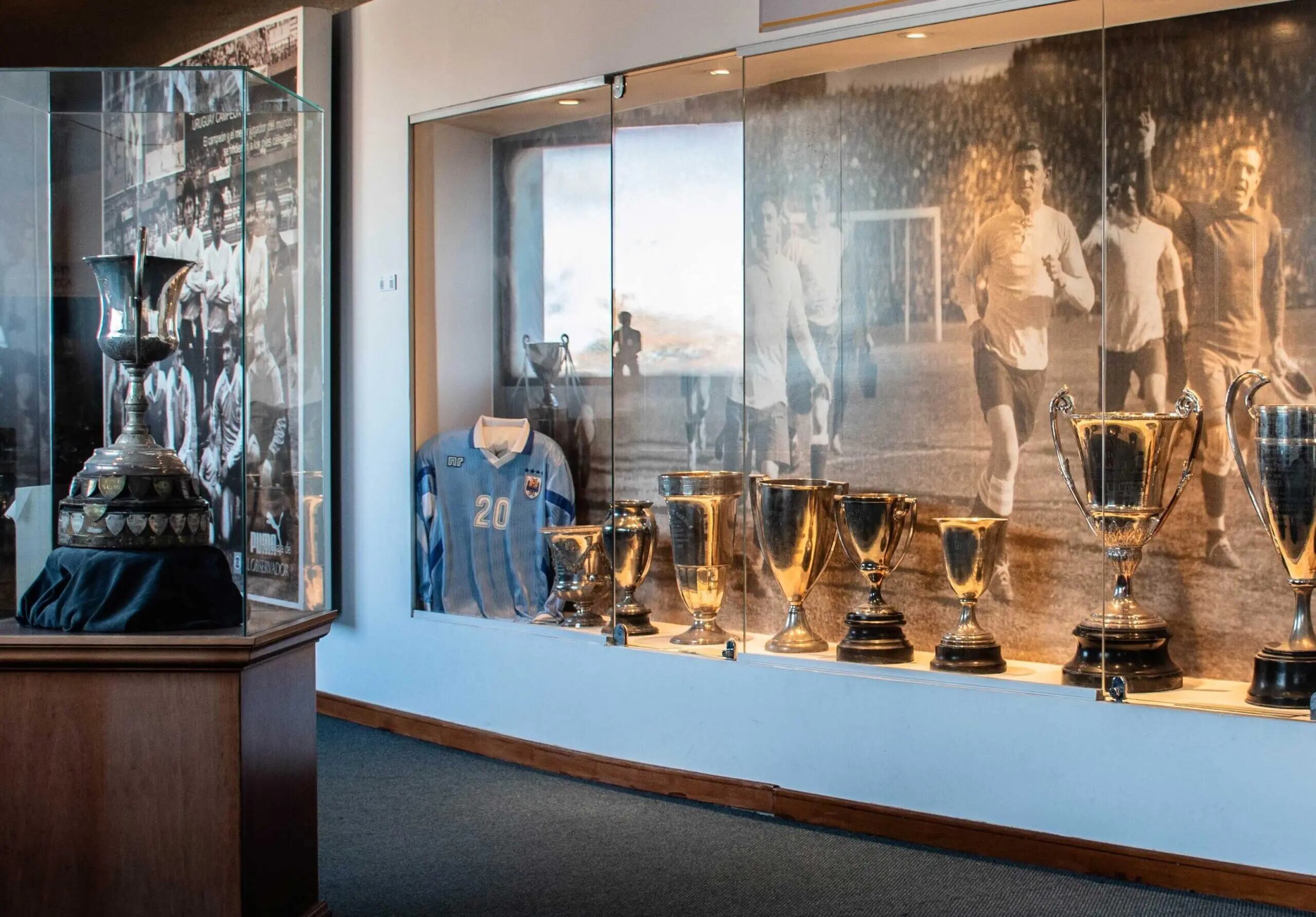 Piezas históricas del glorioso fútbol uruguayo en el Museo del Football, en el Estadio Centenario (Fuente: AUF)