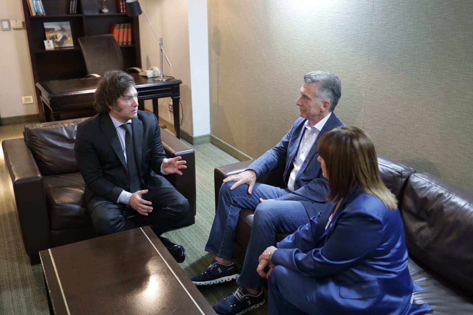 Javier Milei, Mauricio Macri y Patricia Bullrich, en la primera reunión juntos luego de la victoria en el balotaje