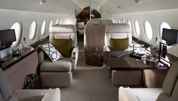 La cabina cuenta con amplios